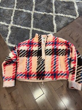 Fuzzy cropped sweatshirt